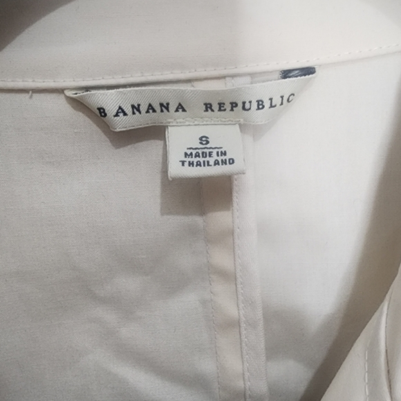 Banana Republic Trench Coat - Picture 15 of 15